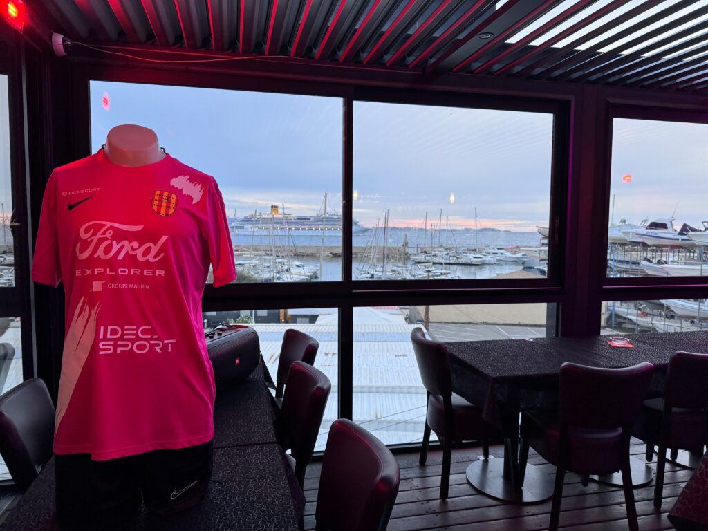 maillot rose vente enchère 