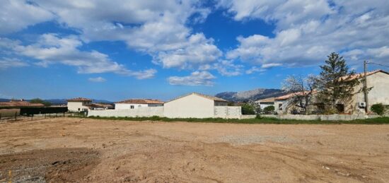 Terrain à bâtir à Pourrières, Provence-Alpes-Côte d'Azur