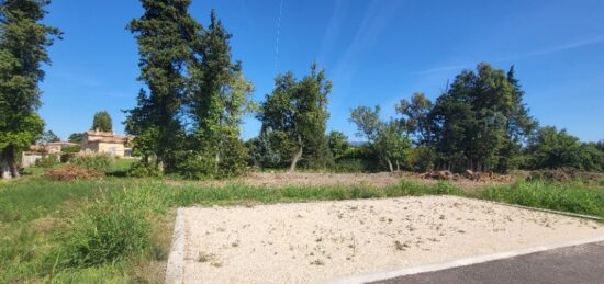 Terrain à bâtir à Sénas, Provence-Alpes-Côte d'Azur