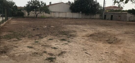 Terrain à bâtir à La Fare-les-Oliviers, Provence-Alpes-Côte d'Azur