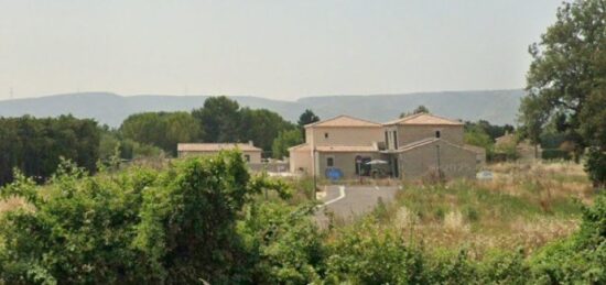 Terrain à bâtir à Sénas, Provence-Alpes-Côte d'Azur